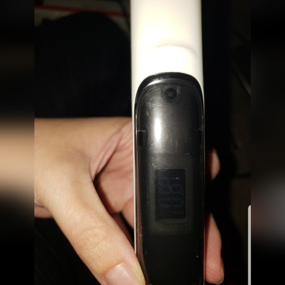 REVLON Crystal C + Ceramic Digital Hair Flat Iron | Long-Lasting Shine - Picture 3 of 6